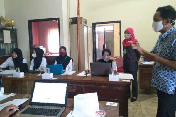 Dinkominfo Menjadi Tim Penguji Seleksi Admin SID di Desa Surabayan